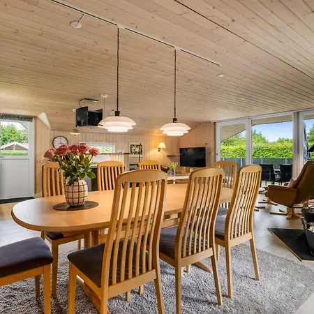 Irlin - 850m From The Sea By Interhome Hejls